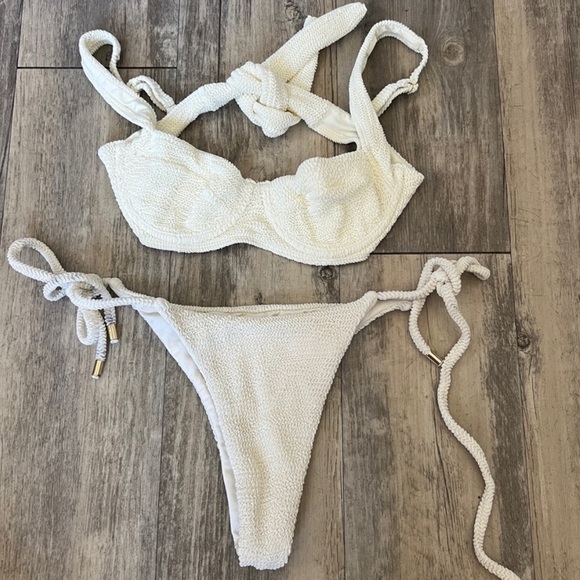 Monday Swimwear Sorrento Top and Palma Bottom in Ivory Crinkle - Picture 3 of 6